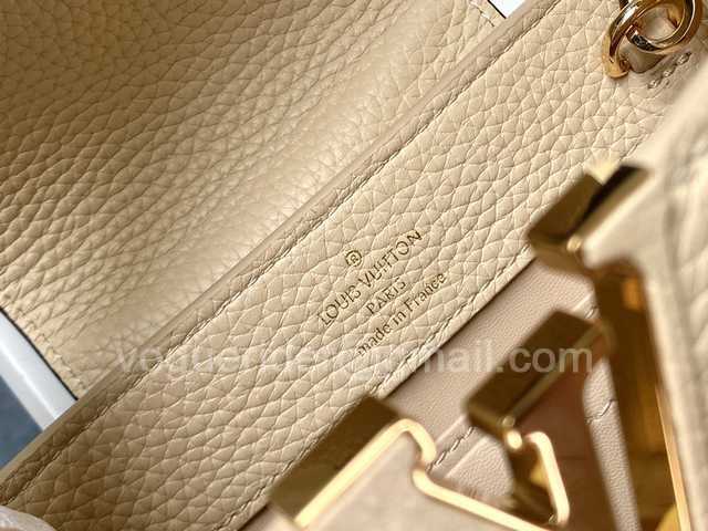 M48865 Capucines Mini 21 M48865 Capucines Mini 21