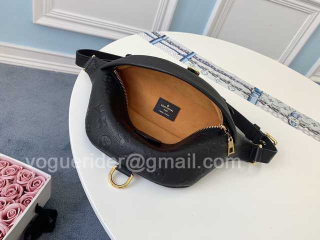 M44812 Bumbag 37 M44812 Bumbag 37