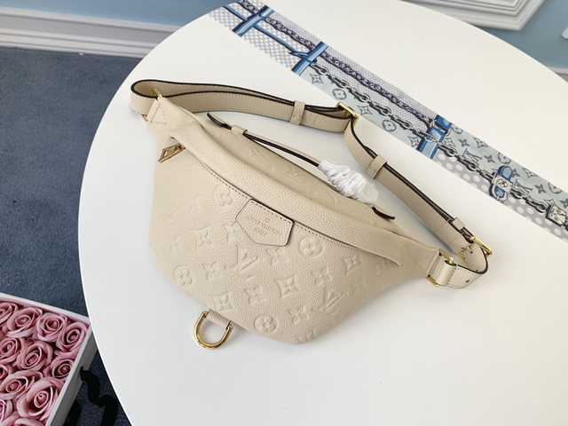 M44812 Bumbag 37