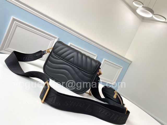 M56466 Multi Pochette New Wave 24 M56466 Multi Pochette New Wave 24