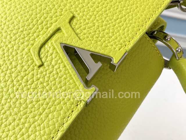 M56071 Capucines BB 27 M56071 Capucines BB 27