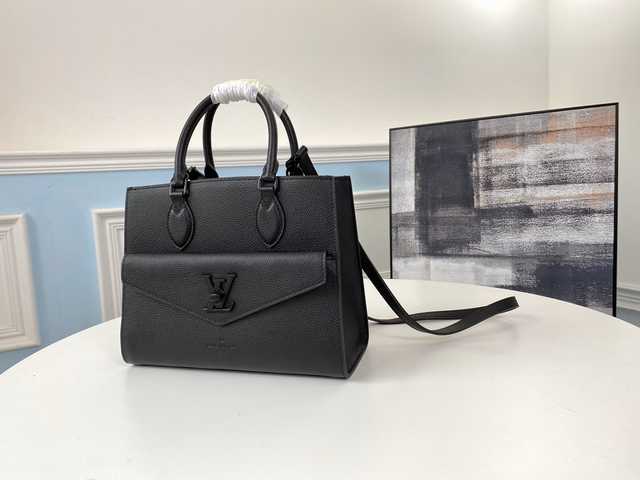 M55845 Lockme Tote 27