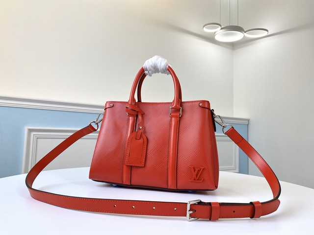 M55613 Twist Tote 28