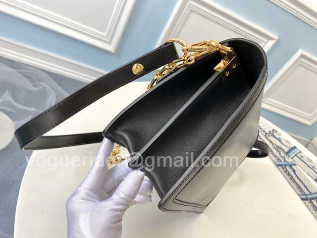 M55821 Dauphine MM 25 M55821 Dauphine MM 25
