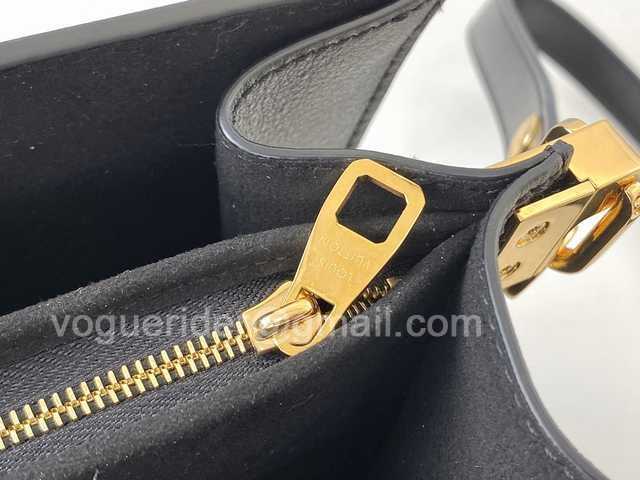 M55821 Dauphine MM 25 M55821 Dauphine MM 25