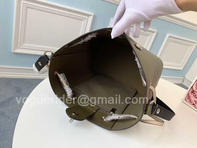 M55439 Twist Bucket 27 M55439 Twist Bucket 27