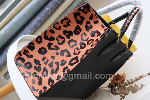 M45498 OnTheGo 35 Wild At Heart M45498 OnTheGo 35 Wild At Heart
