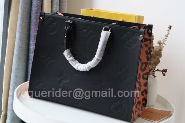 M45498 OnTheGo 35 Wild At Heart M45498 OnTheGo 35 Wild At Heart