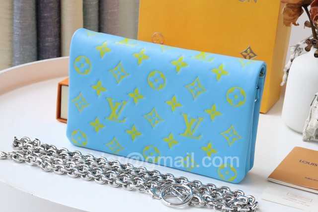 M80745 Pochette Coussin 20 M80745 Pochette Coussin 20