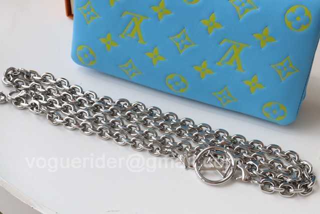 M80745 Pochette Coussin 20 M80745 Pochette Coussin 20