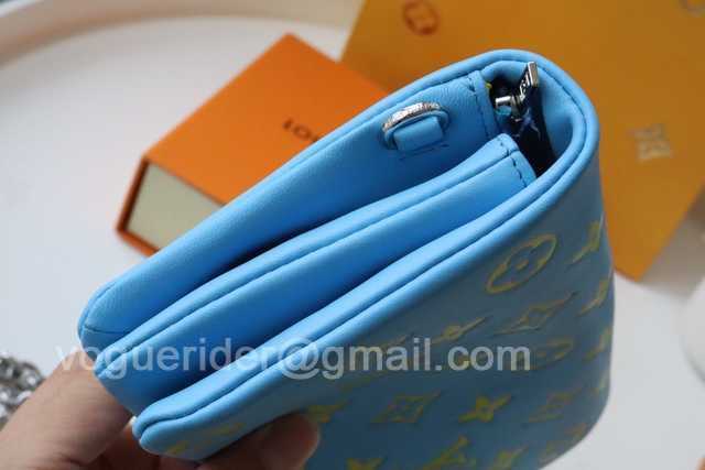 M80745 Pochette Coussin 20 M80745 Pochette Coussin 20