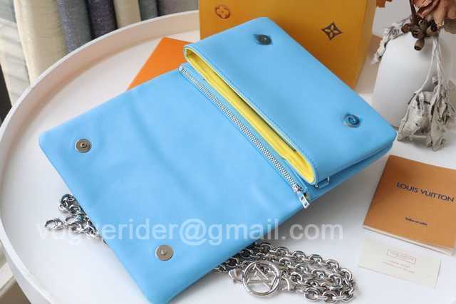 M80745 Pochette Coussin 20 M80745 Pochette Coussin 20