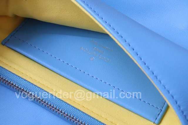 M80745 Pochette Coussin 20 M80745 Pochette Coussin 20