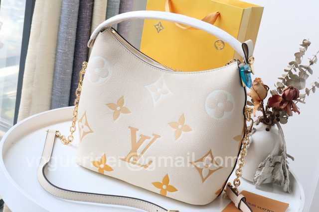 M45697 Marshmallow Hobo 24 M45697 Marshmallow Hobo 24