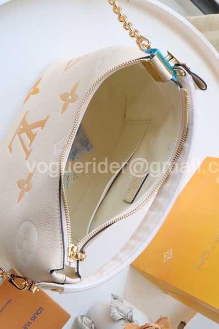 M45697 Marshmallow Hobo 24 M45697 Marshmallow Hobo 24