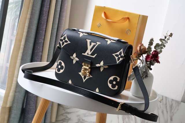 M45596 Pochette Metis 25