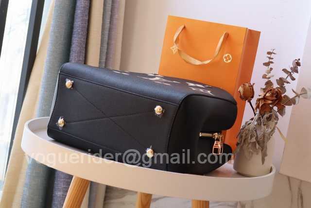 M45489 Montaigne MM 33 M45489 Montaigne MM 33