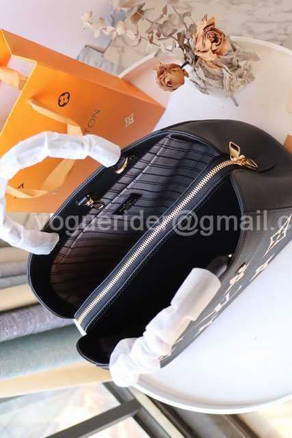 M45489 Montaigne MM 33 M45489 Montaigne MM 33