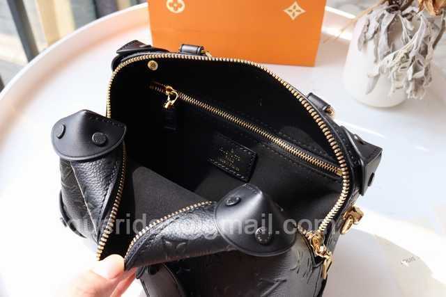 M45571 Petite Malle Souple 20 M45571 Petite Malle Souple 20