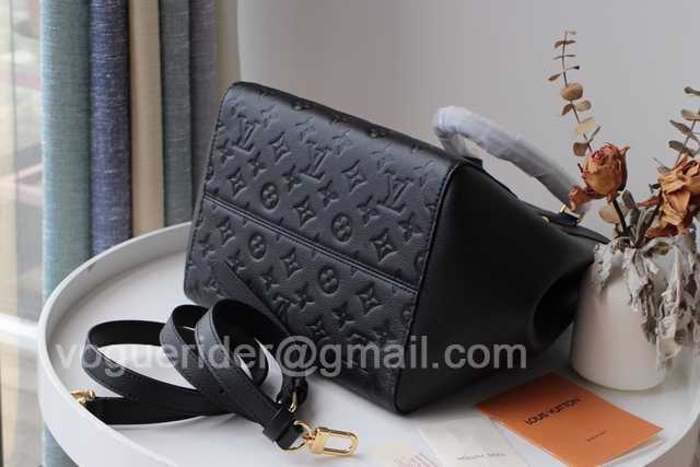 M45409 Fold Tote MM 28 M45409 Fold Tote MM 28
