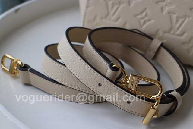 M45409 Fold Tote MM 28 M45409 Fold Tote MM 28