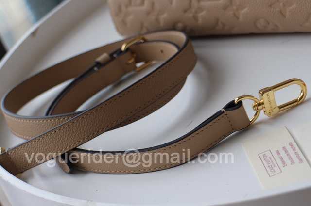 M45409 Fold Tote MM 28 M45409 Fold Tote MM 28