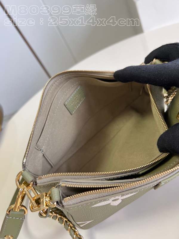 M22670 Multi Pochette Accessoires 25 M22670 Multi Pochette Accessoires 25