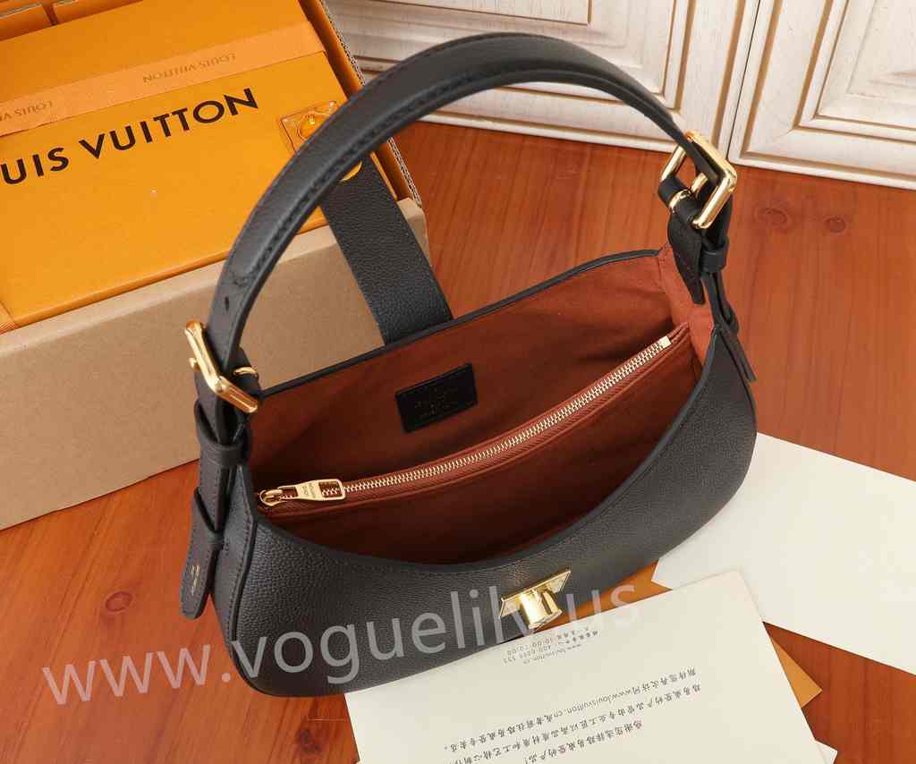 M24611 Low Key Shoulder Bag 26 M24611 Low Key Shoulder Bag 26