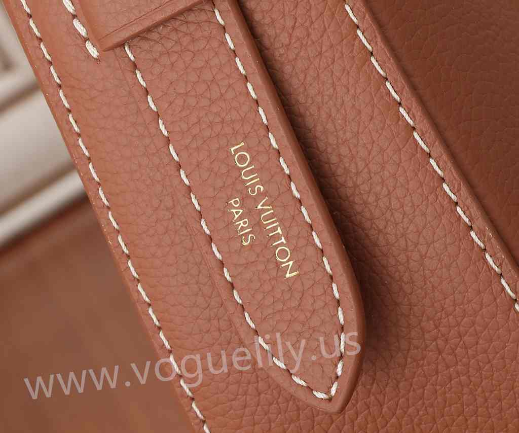 M24885 Low Key Shoulder Bag 26 M24885 Low Key Shoulder Bag 26