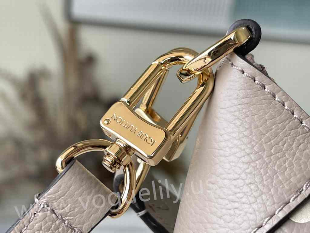M46112 Bagatelle 22 M46112 Bagatelle 22