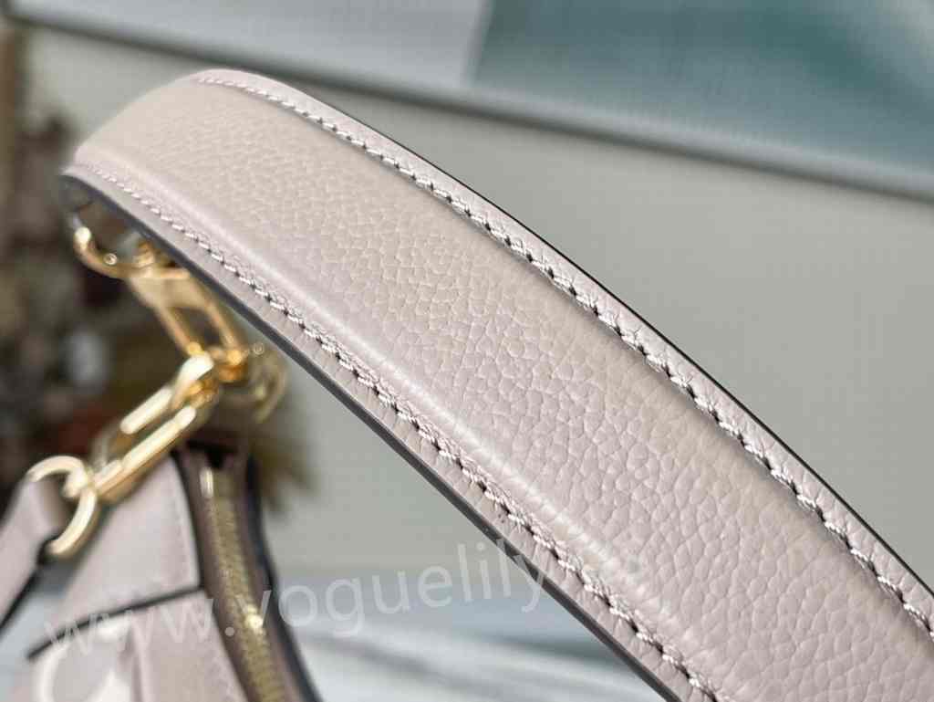 M46112 Bagatelle 22 M46112 Bagatelle 22
