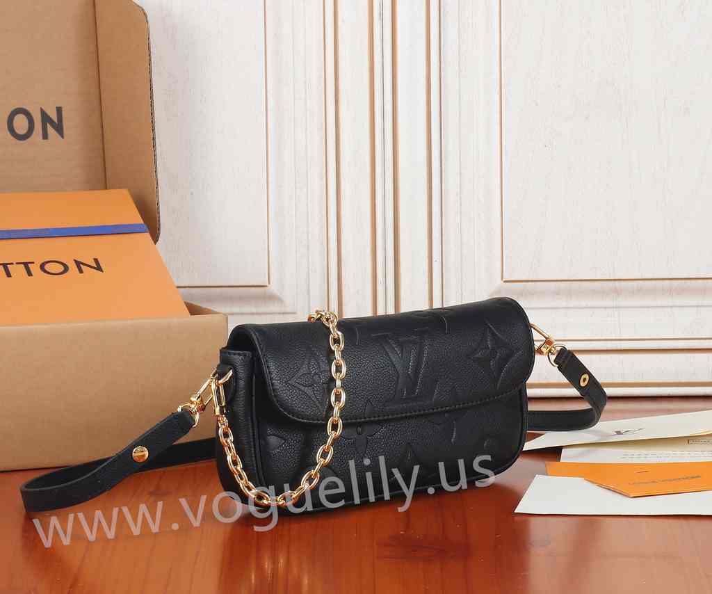 M82154 Wallet on Chain Ivy 23 M82154 Wallet on Chain Ivy 23
