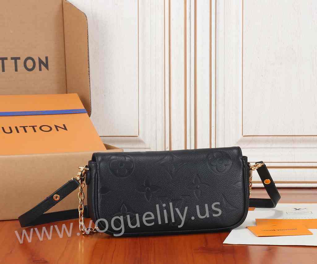 M82154 Wallet on Chain Ivy 23 M82154 Wallet on Chain Ivy 23