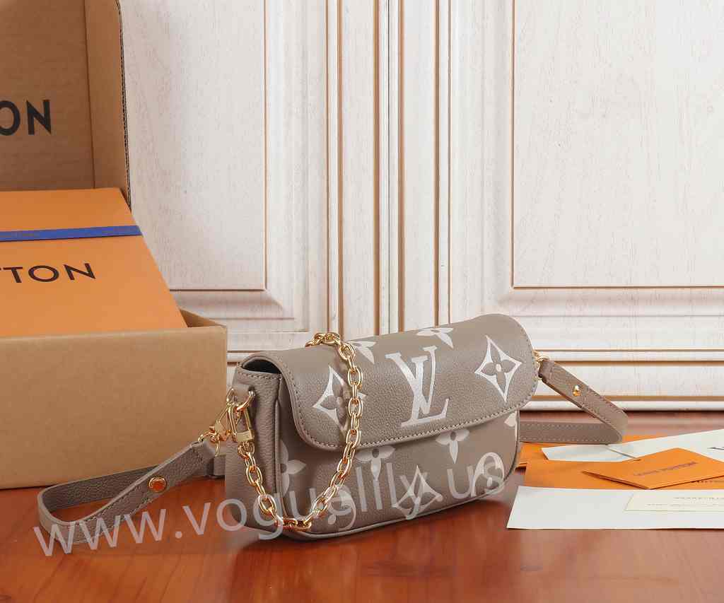 M82211 Wallet on Chain Ivy 23 M82211 Wallet on Chain Ivy 23