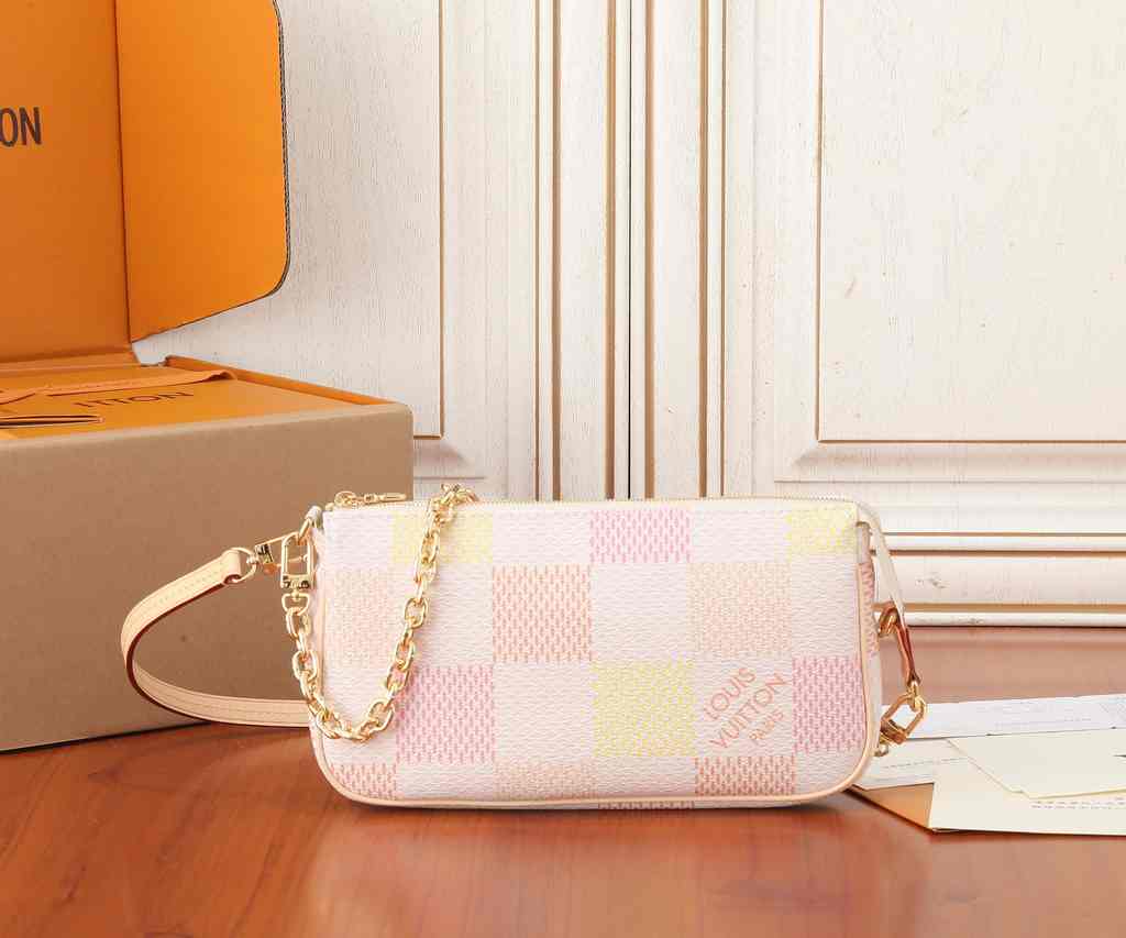 N40642 Pochette Accessoires 23