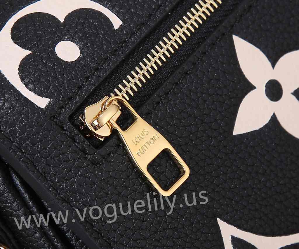 M46596 Pochette Metis East West 21 M46596 Pochette Metis East West 21