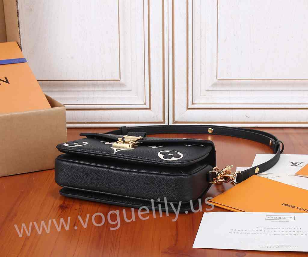 M46596 Pochette Metis East West 21 M46596 Pochette Metis East West 21