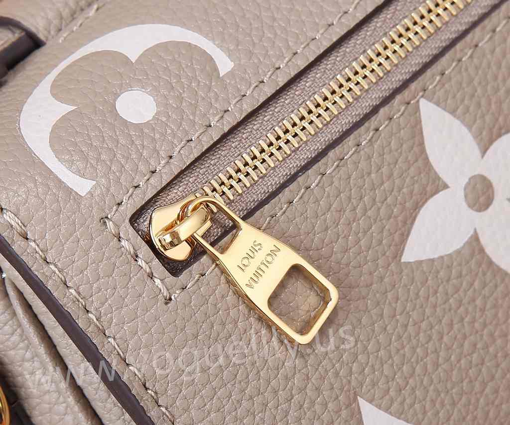 M23081 Pochette Metis East West 21 M23081 Pochette Metis East West 21