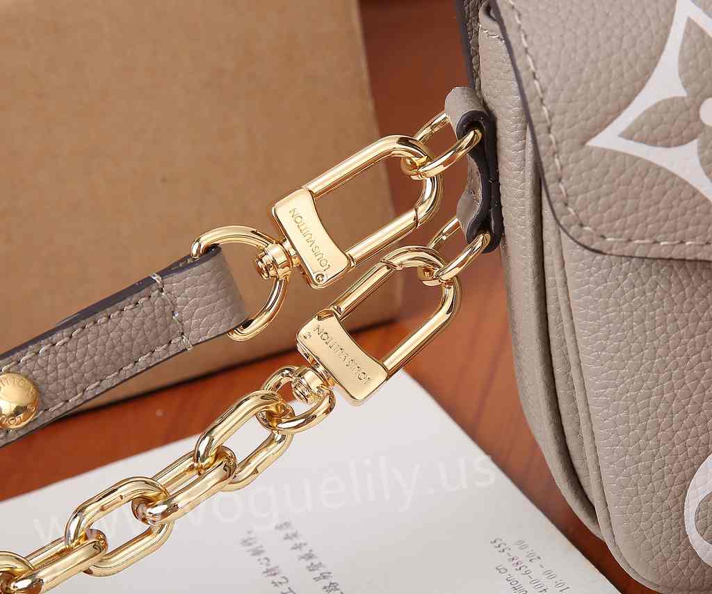 M23081 Pochette Metis East West 21 M23081 Pochette Metis East West 21
