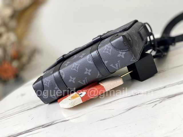 M45727 Trunk 24 M45727 Trunk 24