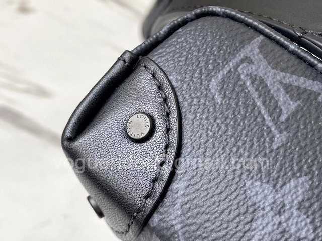 M45727 Trunk 24 M45727 Trunk 24