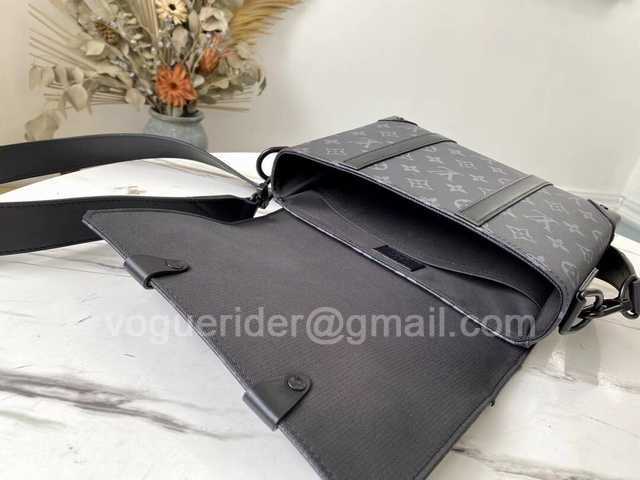 M45727 Trunk 24 M45727 Trunk 24