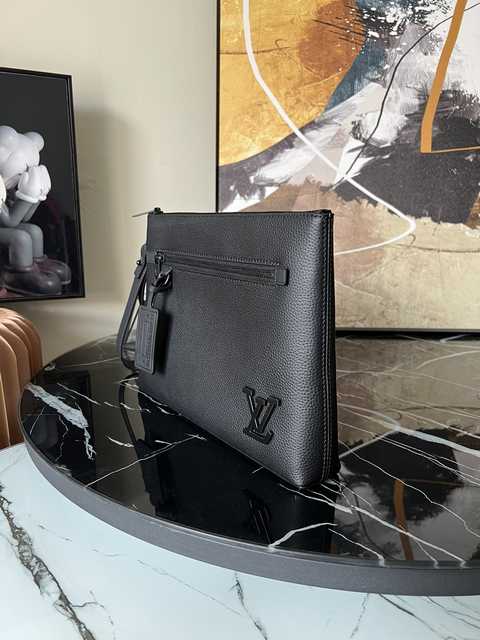 M69837 Aerogram Ipad Case 30 M69837 Aerogram Ipad Case 30