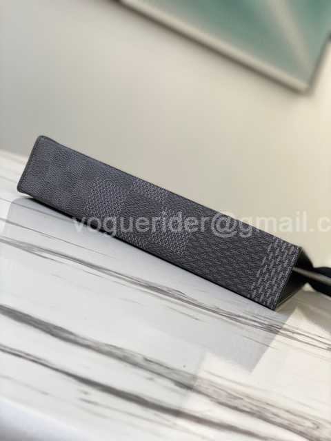 N41696 Pochette Voyage 26 N41696 Pochette Voyage 26