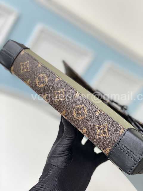 M30583 Pochette Voyage Steamer 28 M30583 Pochette Voyage Steamer 28