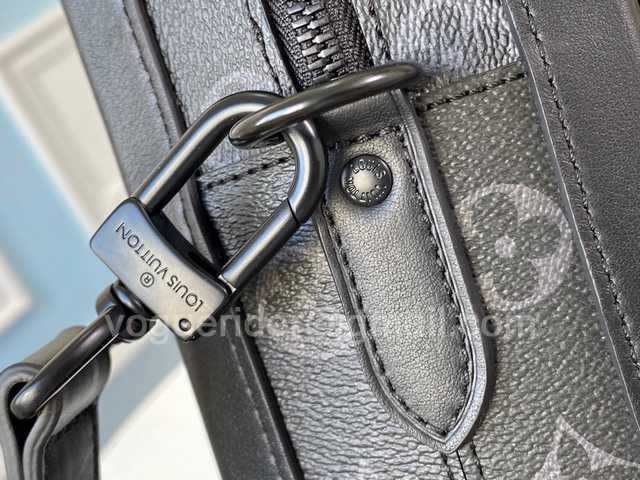 M44952 Soft Trunk 38 M44952 Soft Trunk 38