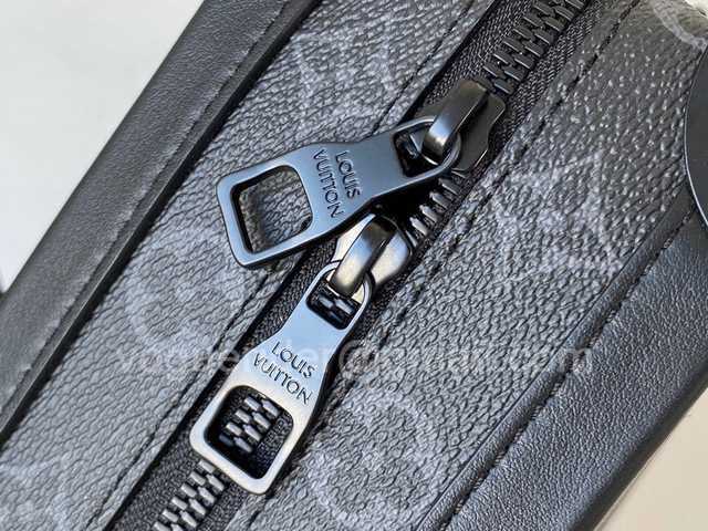 M44952 Soft Trunk 38 M44952 Soft Trunk 38