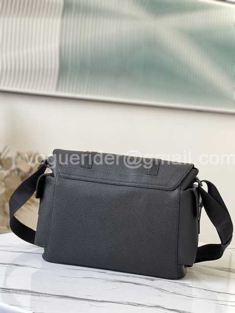 M58494 Trunk 33 M58494 Trunk 33