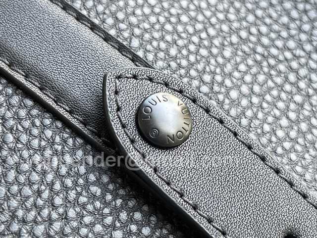 M58494 Trunk 33 M58494 Trunk 33