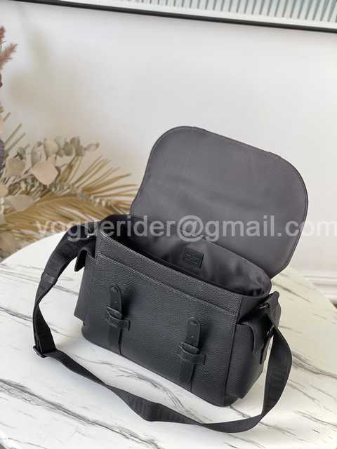 M58494 Trunk 33 M58494 Trunk 33